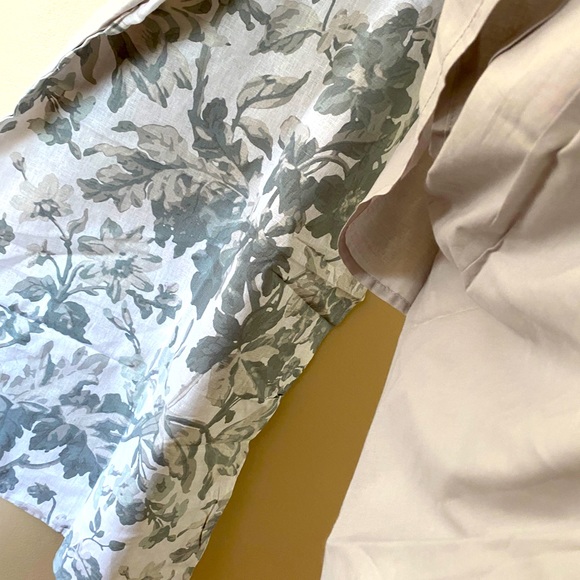 Bee and Willow; pair of pillow shams.  Linen/cotton blend. Like new. - Picture 3 of 8